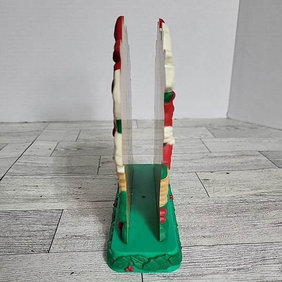 Vintage Avon Christmas Napkin Card Holder POINSETTIA Basket Shape Hard Plastic - Picture 2 of 6